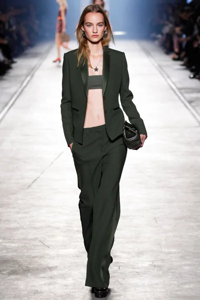 Look 43